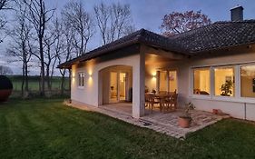 Ferienhaus Q1, Ruhe Und Erholung In Der Eifel